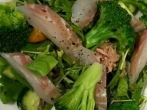 ブロッコリーと鯛のサラダ
